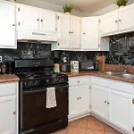 Unparalleled Luxury 2Br Home In Prime La Location