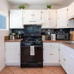 Unparalleled Luxury 2Br Home In Prime La Location