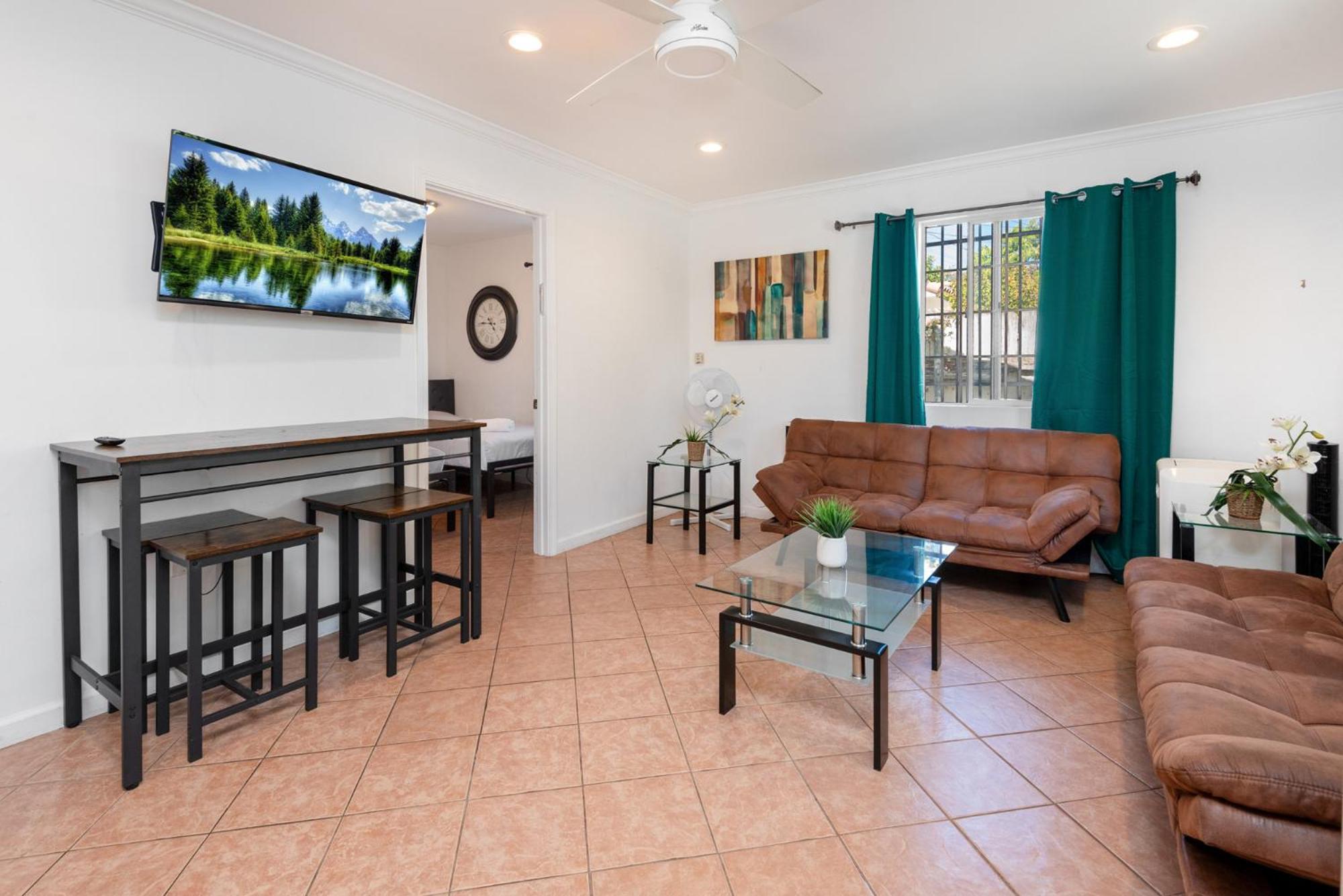 Unparalleled Luxury 2br In Prime La Location Appartement